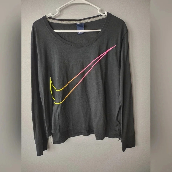 Nike black long sleeve shirt size M neon swoosh - Picture 1 of 5
